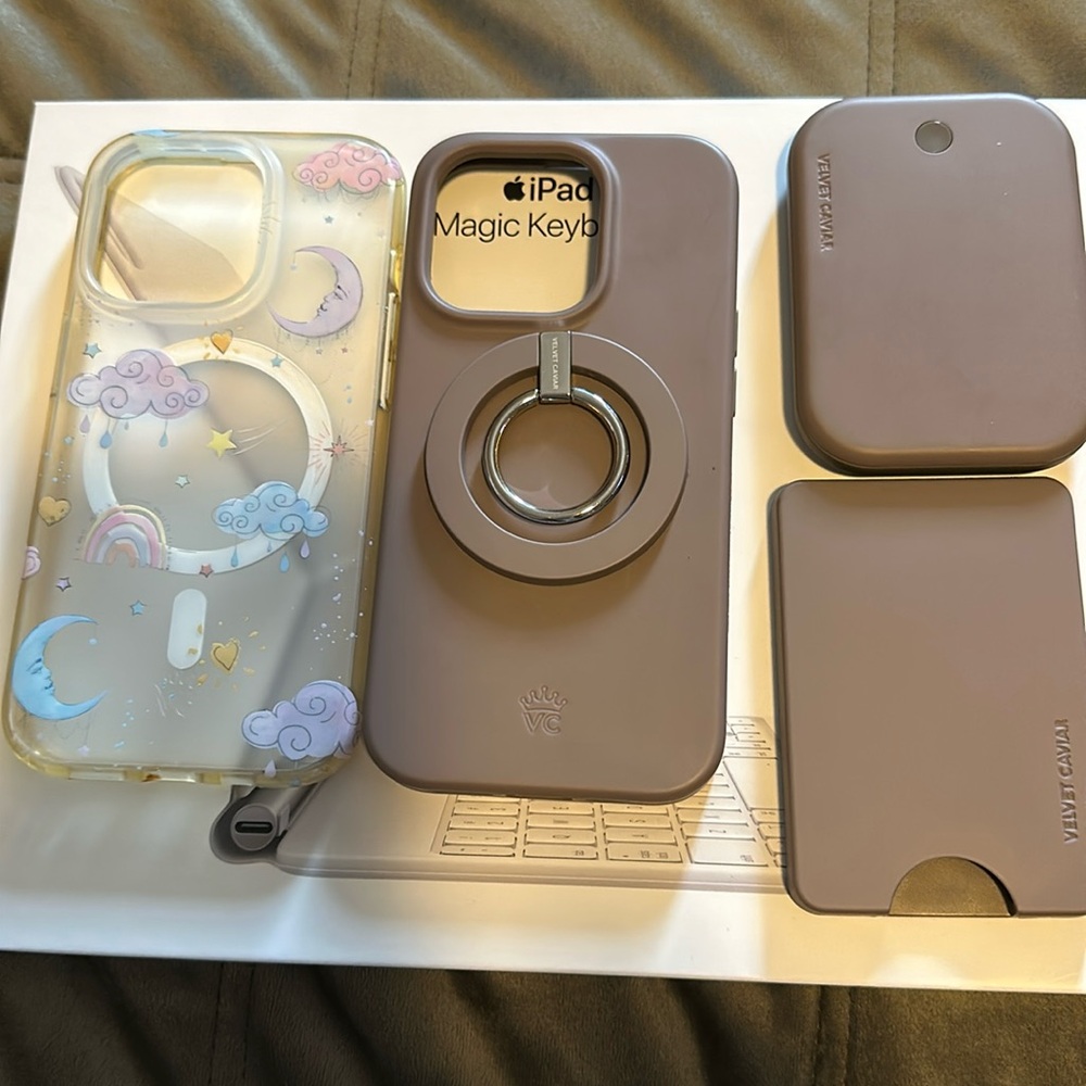 Velvet Caviar Cases, wallet, battery pack